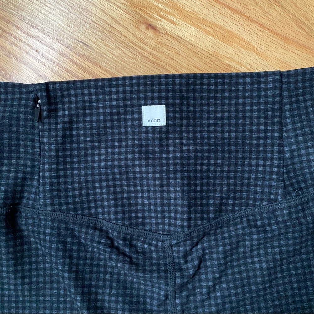 Vuori Black and Gray Checkered Elevation Leggings Pants Yoga - Picture 6 of 9